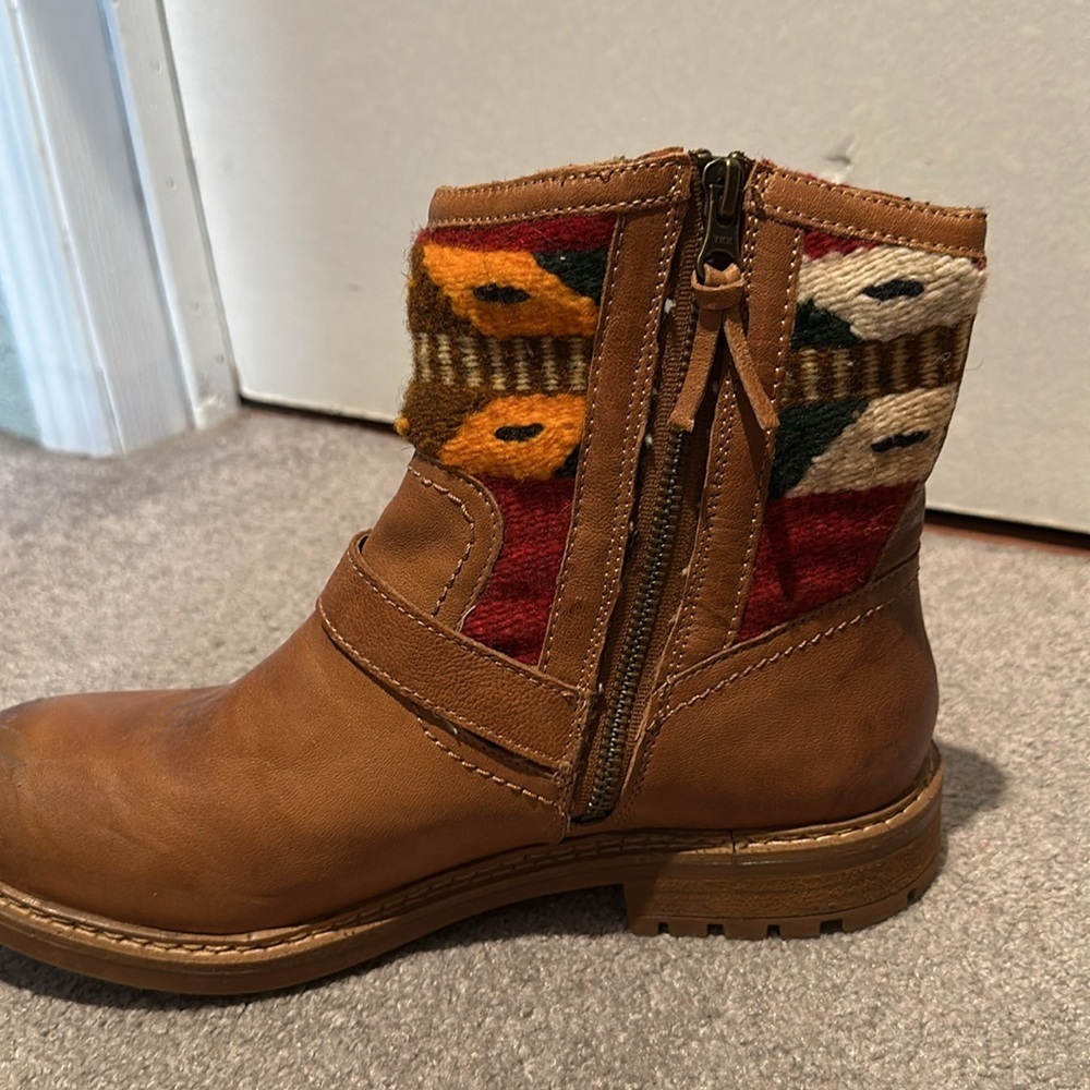 SOFFT Tapestry Brown Leather Ankle Boots with Colorful Accents EIC 11 - Picture 5 of 6